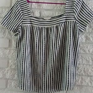 Lucky Brand sz. Lg short sleeve w square/boat neck. Cream & black stripes. CUTE